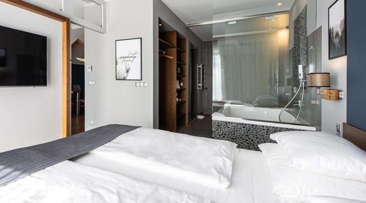Hotel Marina Club Olsztyn  Exterior photo A room at the hotel
